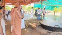 HH Swamiji's visit to Kembre-Alemane Traditional sugarcane crushing and Processing Unit (7 April 2025)